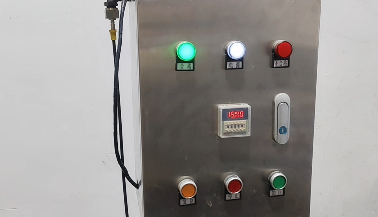 各种姿势玩小处雌女TXT视频